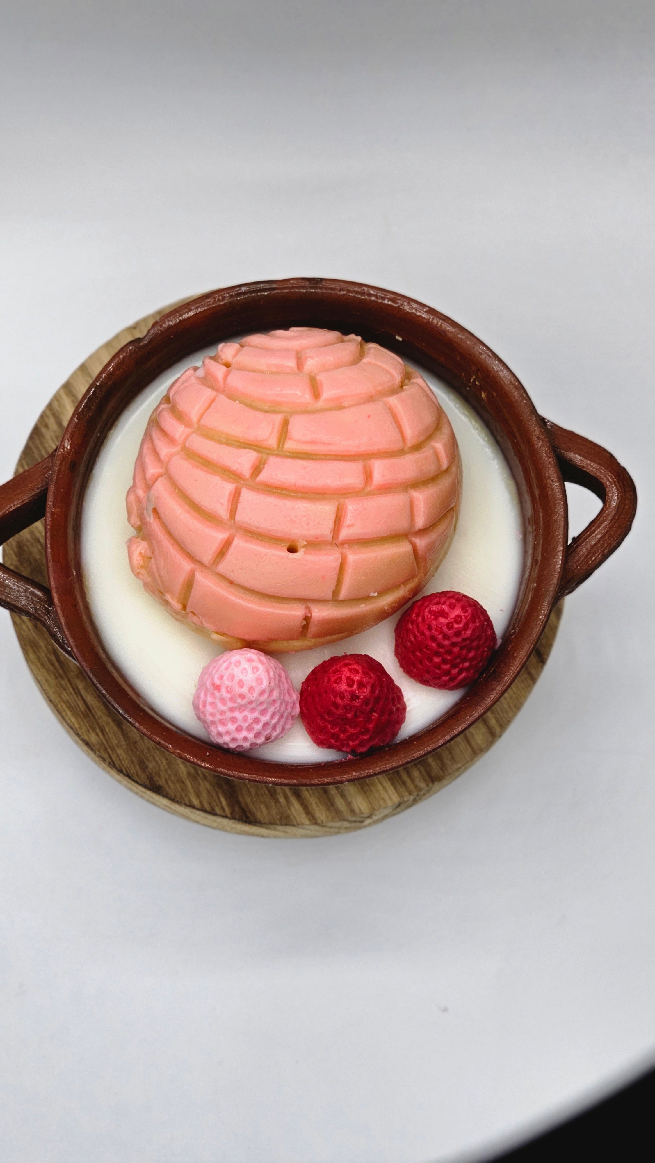 Concha de Fresa — Strawberry Pan Dulce Soy Candle
